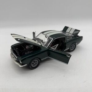 M2 Machines 1966 Shelby GT350 1:24 Scale Ivy Green w/ Stripe Diecast Metal Car